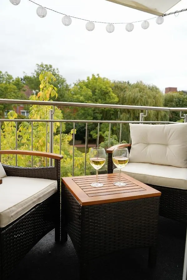Designer Apartment An Der Leineinsel In Hannover, Direkt Am Wasser In Ruhiger Laage, Messeapartment