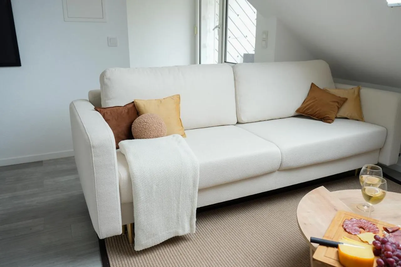 Designer Apartment An Der Leineinsel In Hannover, Direkt Am Wasser In Ruhiger Laage, Messeapartment