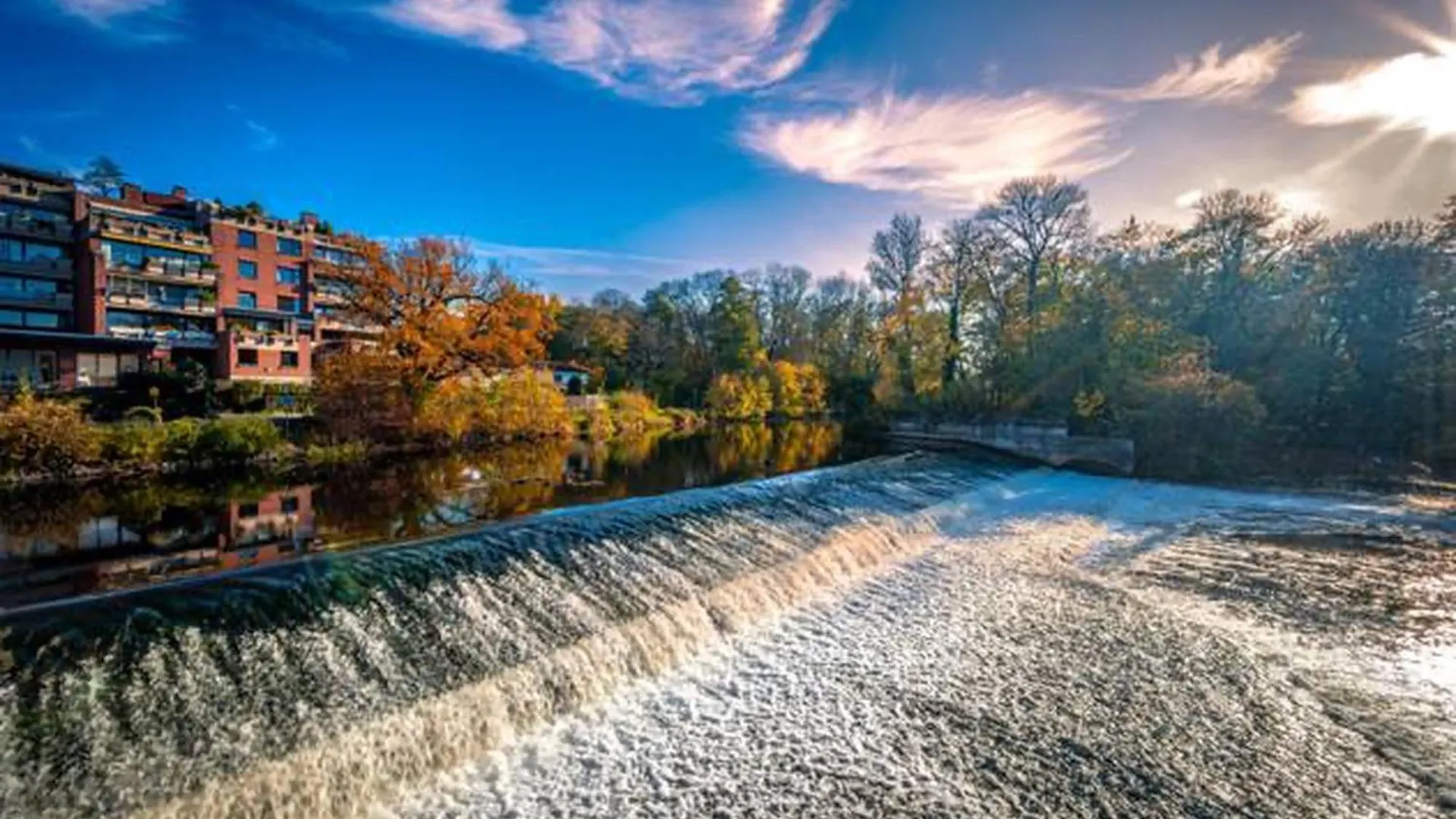 Designer Apartment An Der Leineinsel In Hannover, Direkt Am Wasser In Ruhiger Laage, Messeapartment  Hannover